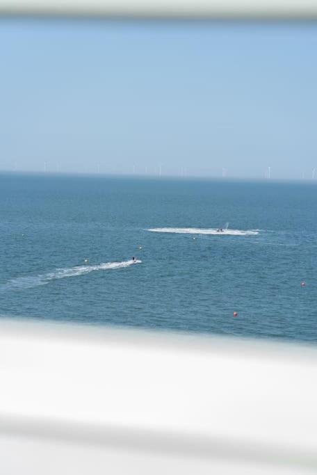 Luxury Duplex Penthouse On The Beach With Panoramic Sea Views Herne Bay Kültér fotó